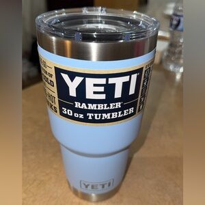 YETI Rambler 30 oz Tumbler - Light Blue